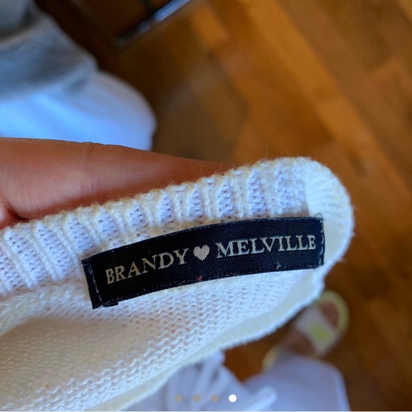 Brandy Melville sweater - Picture 4 of 4